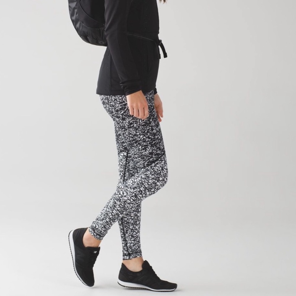 Lululemon two toned winder under leggings